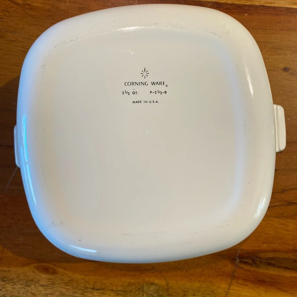 Vintage corning, ware,‎ blue corn, flour, 2 1/2 quart casserole dish with lid